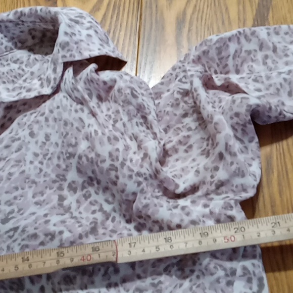 L'AGENCE Womens  Shirt XS SHEER Print  Blouse Extra Small NEW - Picture 3 of 5